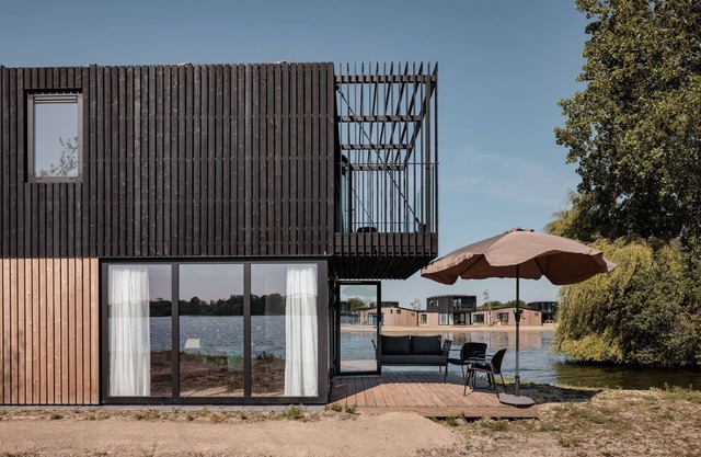 Luxurious lodge with terrace and balcony