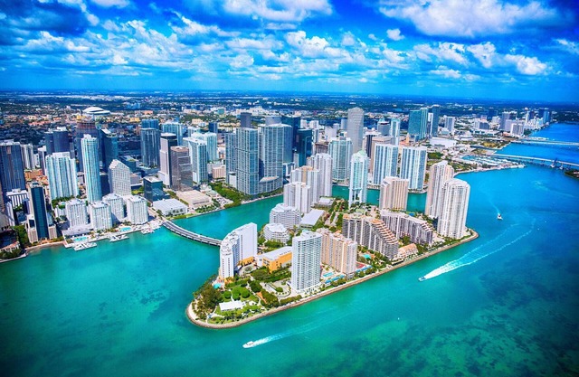 Luxurious Miami 3 BR w/Rooftop Pool, Gym, Parking