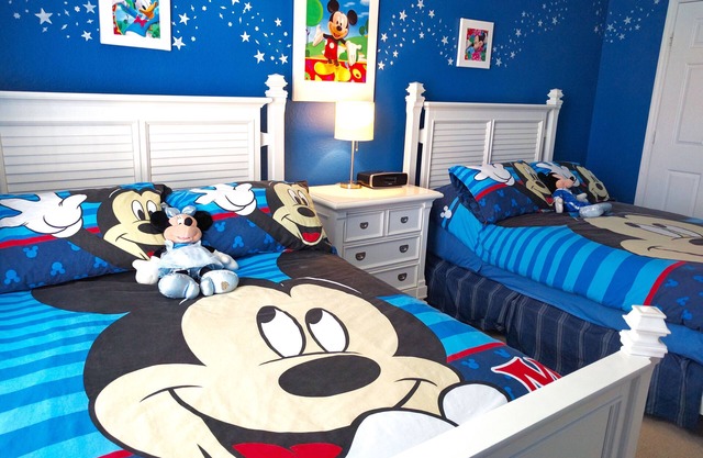 Luxurious Mickey Themed Condo - Kids Will Love It! Only 2 Miles to Disney!