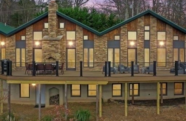 ✨Luxurious Mountaintop Lodge🏔️ Scenic Views🫧Hot Tub under the BIG SKY STARS 🌟