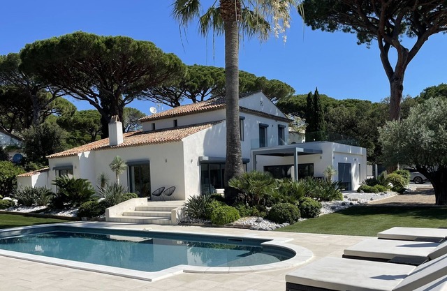 Luxurious new villa facing St Tropez
