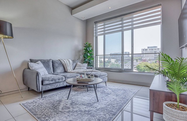 Luxurious One Bedroom Apartment at Capital On Park, Sandton