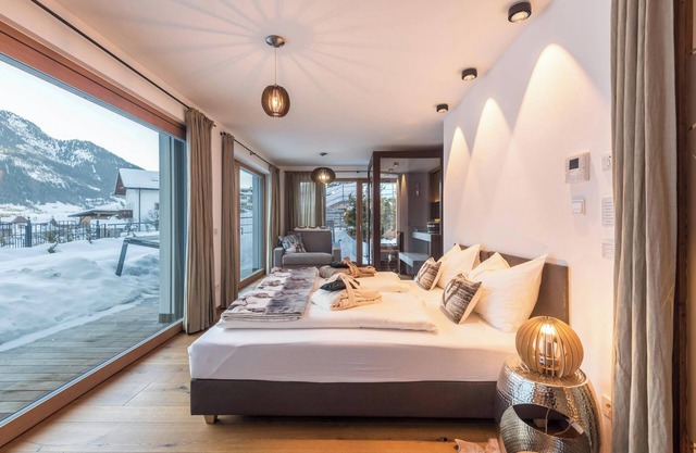Luxurious Paruda Mountainchalet with Mountain View, Wi-Fi