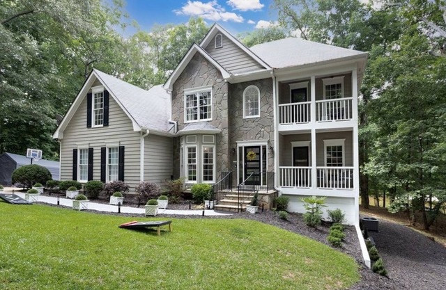 Luxurious & Private Lake Lanier Waterfront Vacation Rental