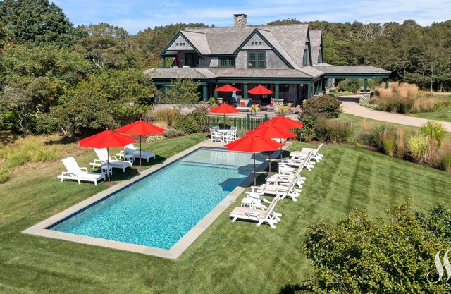 Luxurious, Private Estate with Pool