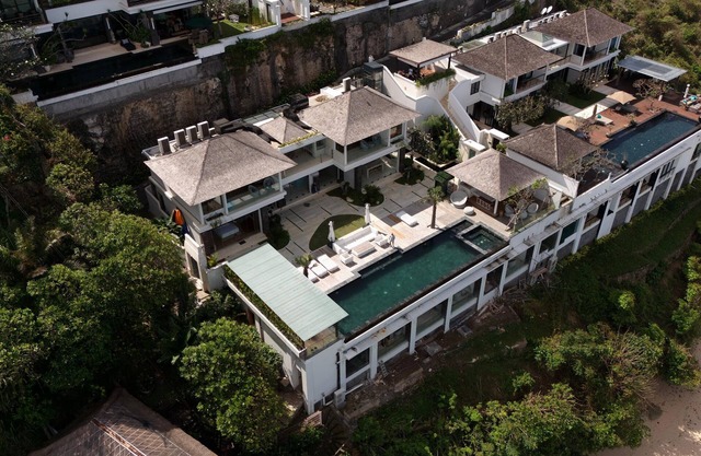 Luxurious Private Villa on a Cliff, 4 Bedrooms, Private Beach, Fully Staffed
