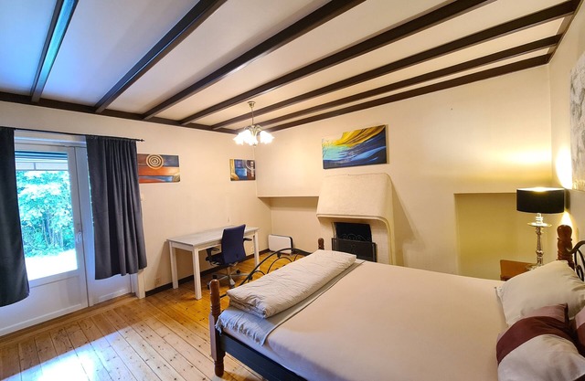 Luxurious queen bed in DT Serene Villa near Oslo | Lillestrøm K6