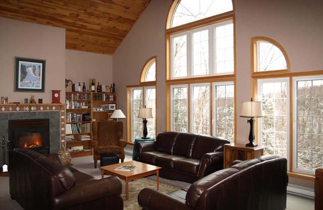 Luxurious Quiet Lakefront Chalet Registered CITQ #249502