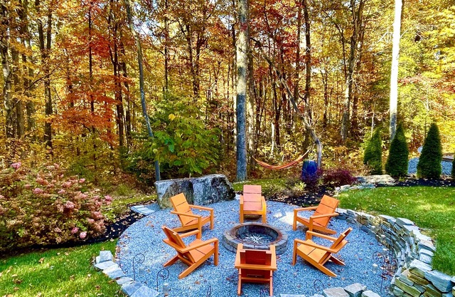 Luxurious Retreat w/Hot Tub by DuPont; mins to Pisgah, Brevard & Hendersonville