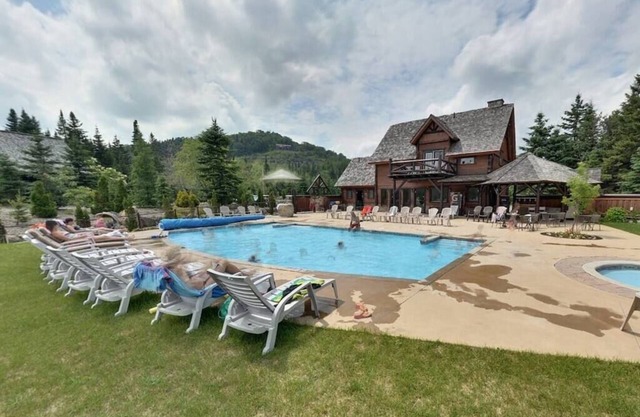 Luxurious Scandinavian Golf Chalet + Private Spa
