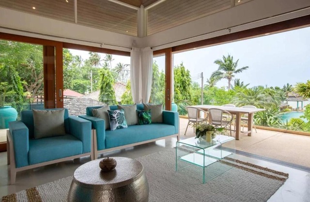 Luxurious & spacious 5-bedroom beachfront villa in Nathon with infinity pool, fitness room, and spa