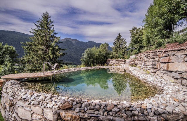 Luxurious, stylish chalets at 1000 m above sea level, swimming pond, horse riding on the farm