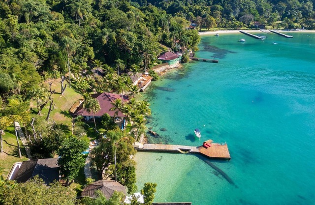 Luxurious tropical villa by the sea - Ang011
