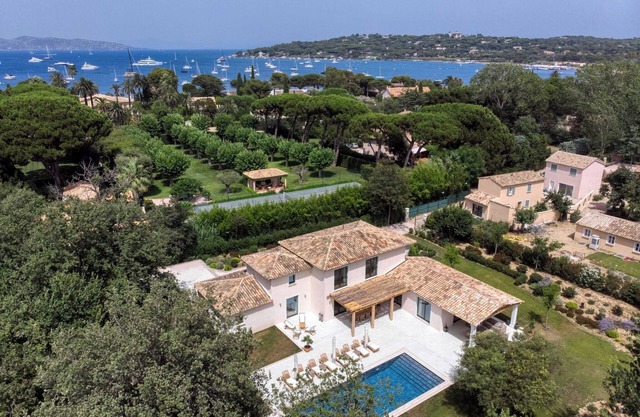 Luxurious Villa facing the Baie des Canebiers