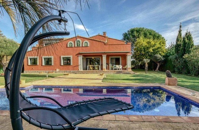 Luxurious Villa for 8 people in Peralada Golf course