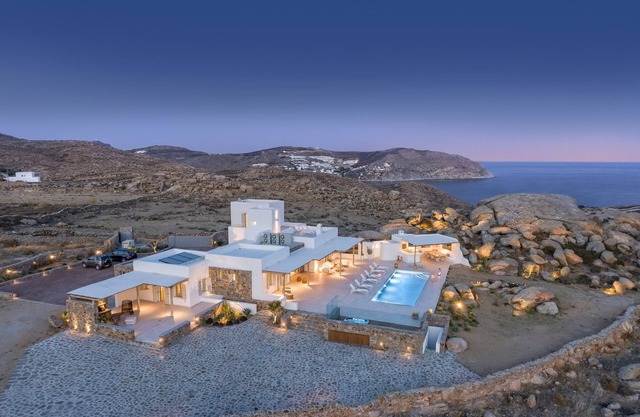 Luxurious Villa Frederica | Private | Jacuzzi | Swimming Pool | Sea view