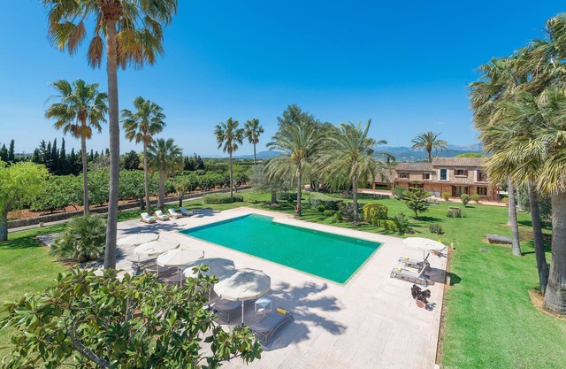 Luxurious villa in a rural idyll – Finca Can Duró