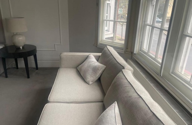 Luxury 1 bedroom apartment Shepard’s Bush