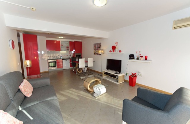 Luxury 1 Bedroom Apartment In 4 Star Oceano Atlantico Complex With Sea View