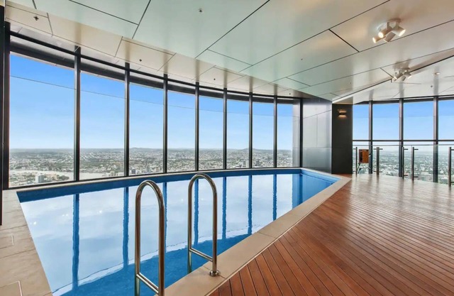 Luxury 1 Bedroom Retreat in Brisbane City With Pool and gym