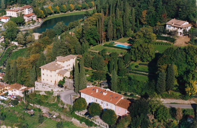 Luxury 18th Century Villa Walking distance to a Pretty Village