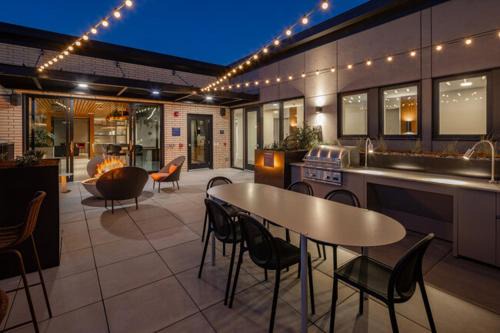 Luxury 1BEDROOM 1BATH SLABTOWN-PEARL