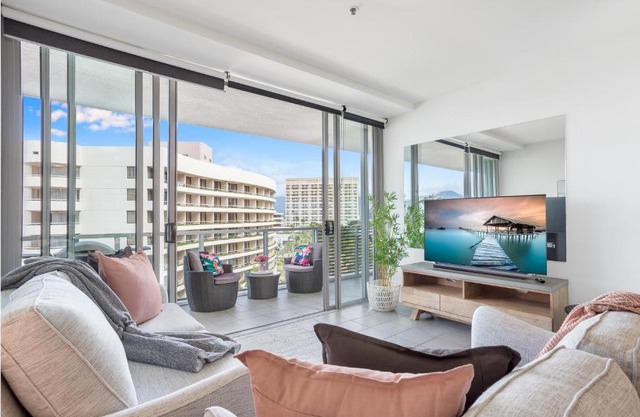 Luxury 1BR Apartment @ Harbour Lights Cairns