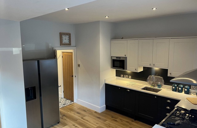 Luxury 2 bed Apartment Great Location