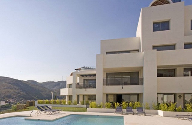 LUXURY 2 BED ON LOS FLAMINGOS GOLF, BETWEEN SAN PEDRO & ESTEPONA