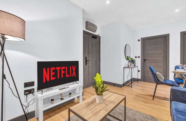 Luxury 2 Bedroom 1 Bathroom Apartment | 30 Mins Central London