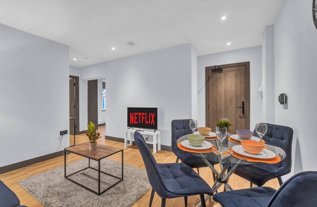 Luxury 2 Bedroom 2 Bathroom Apartment | 30 Mins Central London