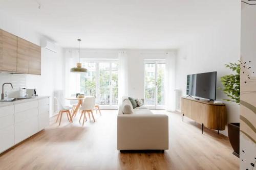 Luxury 2 bedroom Apartament, close to San Siro, Fiera and 10 min metro to Duomo