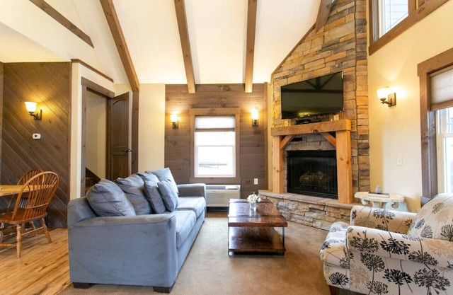 Luxury 2-Bedroom Cottage in Downtown Berlin