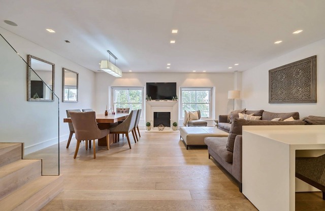 Luxury 2 Bedroom Hyde Park Penthouse with Rooftop