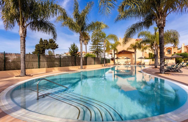 Luxury 2 Bedroom Resort Apartment - Sea And Beach