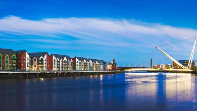 Luxury 2 Bedroom waterfront apartment with balcony
