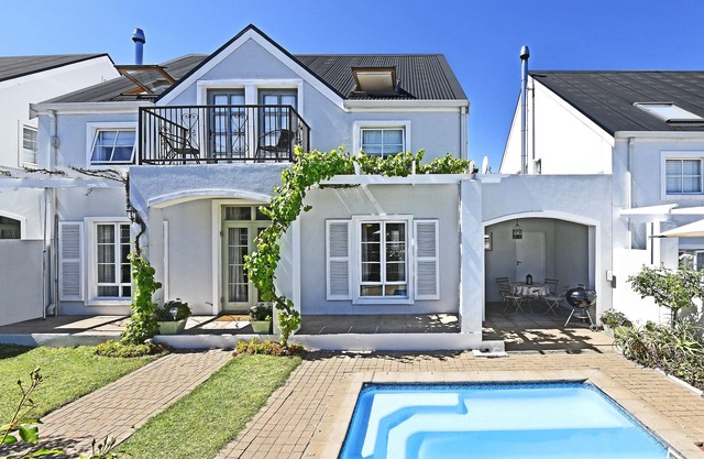 Luxury 2 bedroomed home in the heart of the picturesque town of Franschhoek