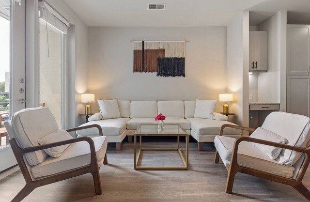 Luxury 2-BR with Juliet Balcony