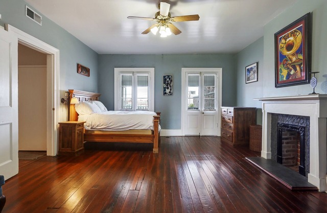 Luxury 2-Story Condo/Prime Location
