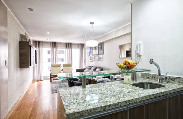Luxury 2BDR in Miraflores - UP1, A/C, Soundproof windows, Pool, BBQ