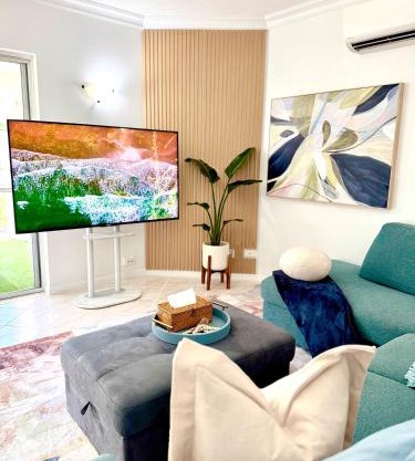 Luxury 2Bed 2bath Poolview apartment with Lift and 4pools