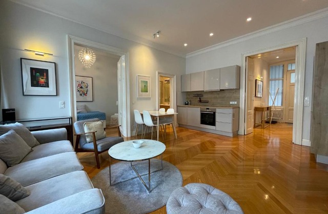 Luxury 2BR Apartment Neubaugasse