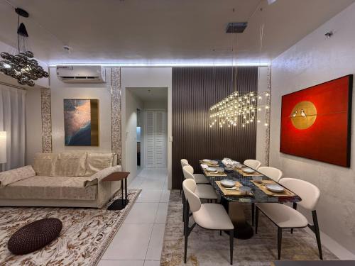 Luxury 2BR Condo Retreat Near Airports MOA Okada