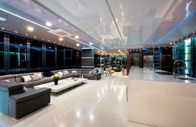 Luxury 2BR Glass Penthouse right in Lleras Park