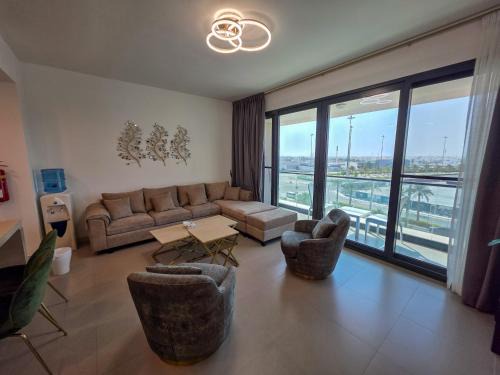 Luxury 2BR in Marassi Residence - Mall & Beach Access