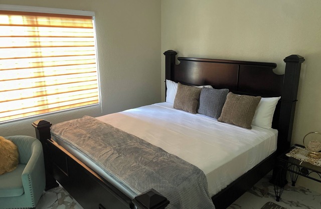 Luxury 3-bedroom apartment with pool overlooking the vibrant city of Kingston.