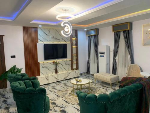 Luxury 3 Bedroom Apartment