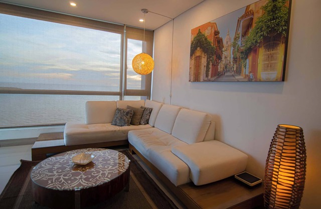 Luxury 3 Bedroom Ocean View Apartment in Laguito