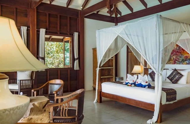 Luxury 3 Bedroom Pool Villa Baan Wajda !!