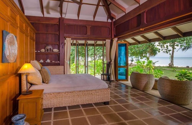 Luxury 3 Bedroom Villa Baan Madelaine !!